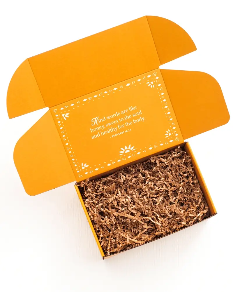 Mini-Luxe Winter Candle Gift Set - Image 6
